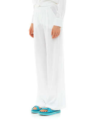 iHEART Diala White